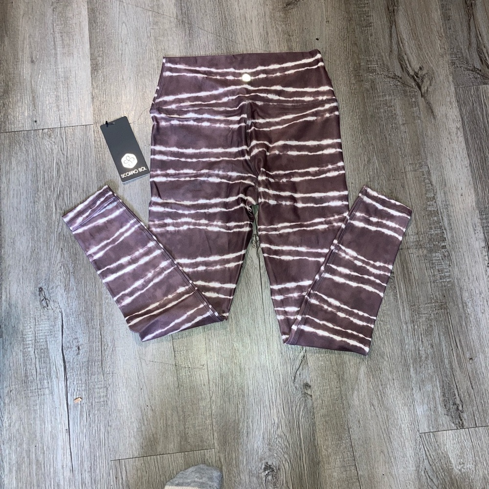 Scorpio Sol women’s am Leggings in Brown and White